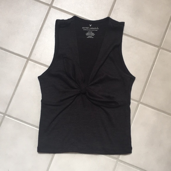 American Eagle Outfitters Tops - Tie front crop top